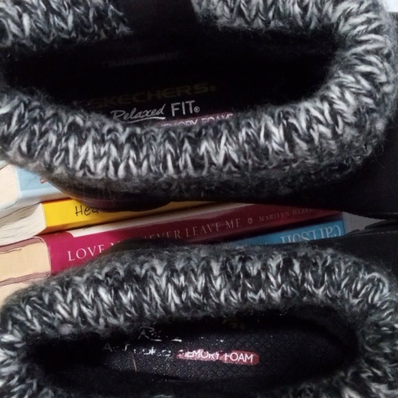 SKECHERS AIR-COOLED MEMORY FOAM COZY BLACK ANKLE BOOTS SIZE 6.5 NWT - Picture 9 of 11